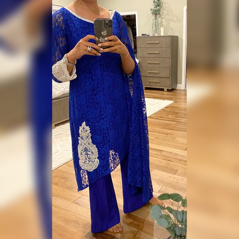 Pakistani Designer Trendy Sleeves Shalwar Kameez Eid Party Wear